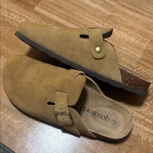 Qomfort brown Suede Mules